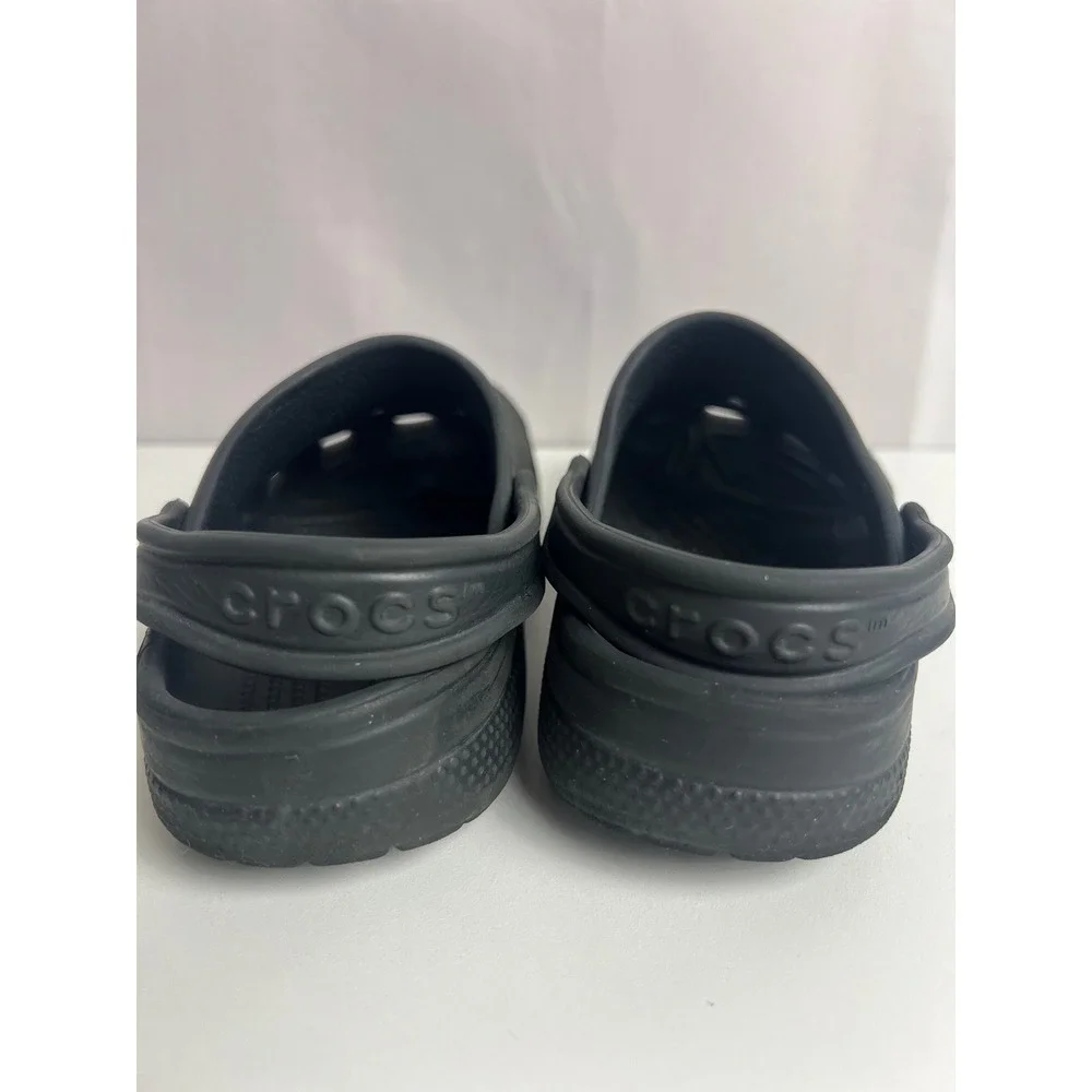 Crocs Classic Clog Black Kids Junior Size J3 with Tom and Jerry Jibbitz Charms
